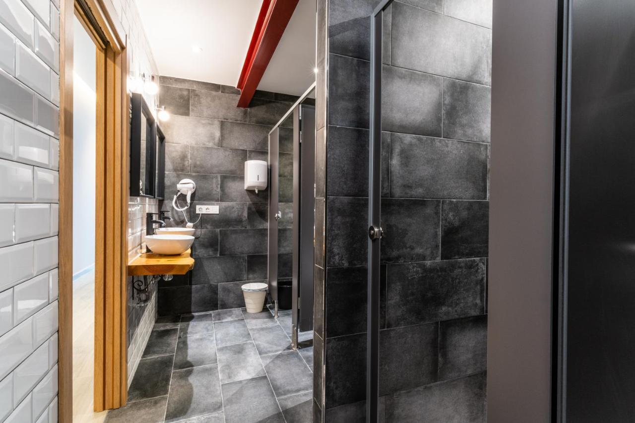 Four Rooms Hostel Lugo Dış mekan fotoğraf